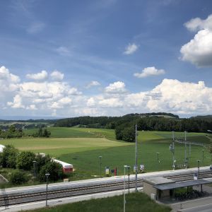 blick schweift bis  zum jura